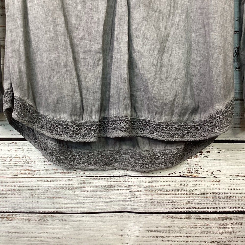 Amanda Blu - Distressed Grey/Dark Wash Top - Picture 4 of 7